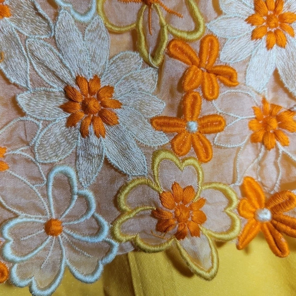 Vintage handmade 3D floral embroidered sleeveless mini dress yellow small - Picture 3 of 8